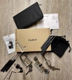 PLAY IT Lockpick Set 32 Delig - 3 Sloten - Incl. Kleine Slot & 3 Opbergzakjes 18 PLAY IT Lockpick Set 32 Delig - 3 Sloten - Incl. Kleine Slot & 3 Opbergzakjes -Falke Shop 1081x1200