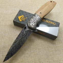 Zakmes - Damascus - Survival - Outdoor Mes - Pocket Knife - Vlijmscherp - Houten Handvat - Stoer - Hunting Knife - Kamperen - 22cm - Cadeau Tip -Falke Shop 1200x1200 100