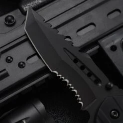 Sefaras Survival Zakmes J01 - Mes Met Tanden Aan 2 Kanten - 3cr13/Aluminum - Inklapbaar - Broekclip - Voor Kamperen - RVS - Zwart -Falke Shop 1200x1200 170