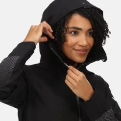 De Regatta Highton Pro Wandeljas - Dames - Waterdicht - Ademend - Zwart 21 De Regatta Highton Pro Wandeljas - Dames - Waterdicht - Ademend - Zwart -Falke Shop 1200x1200 2