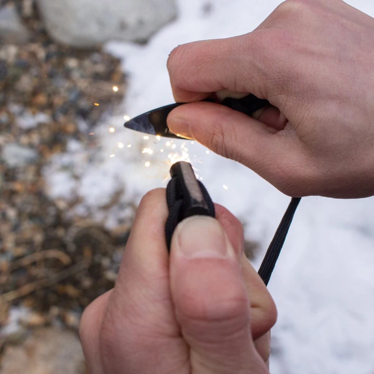 Ignitible - Paracord - Survival - Vuurstarter - Ketting - Magnesium - Outdoor - Camping 8 Ignitible - Paracord - Survival - Vuurstarter - Ketting - Magnesium - Outdoor - Camping - Afbeelding 6