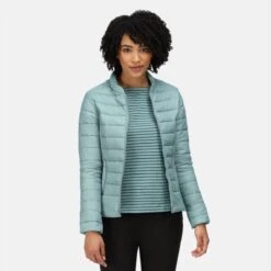 De Regatta Kylar Baffle Jas - Outdoorjas - Dames - Geïsoleerd - Waterafstotend - Klimop Groen 14 De Regatta Kylar Baffle Jas - Outdoorjas - Dames - Geïsoleerd - Waterafstotend - Klimop Groen -Falke Shop 1200x1200 80