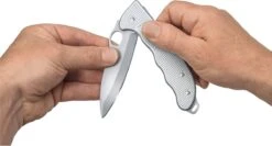 Victorinox Hunter Pro Alox Zwitsers Jachtmes - Zilver 22 Victorinox Hunter Pro Alox Zwitsers Jachtmes - Zilver -Falke Shop 1200x645