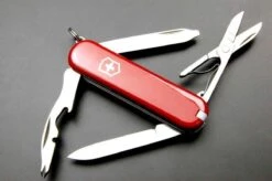 Victorinox Rambler Zakmes 10 Functies Rood 8 Victorinox Rambler Zakmes 10 Functies Rood -Falke Shop 1200x798 3