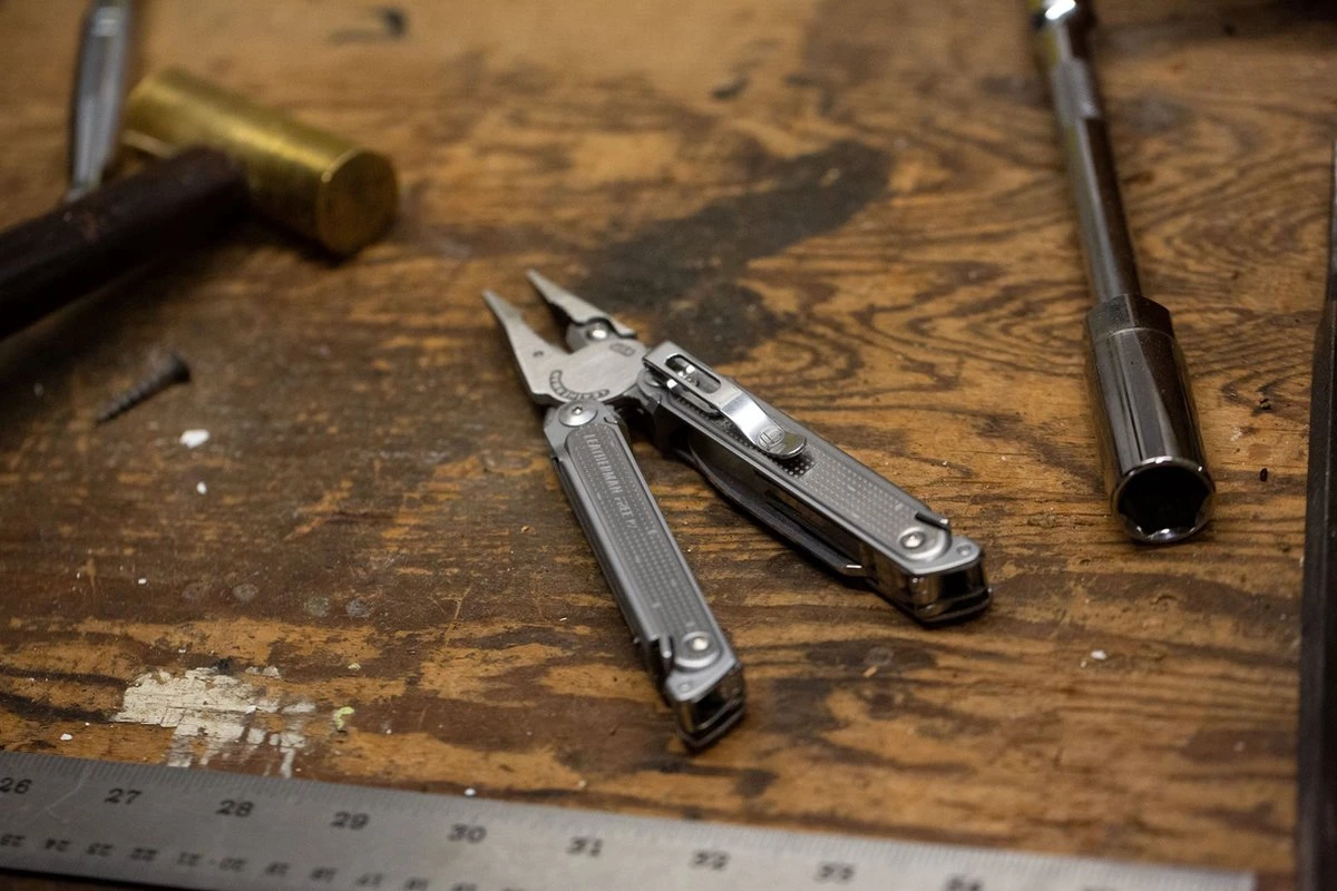 Leatherman Free P2 Multitool - 19 Functies - RVS - Zilver - Nylon Etui 18 Leatherman Free P2 Multitool - 19 Functies - RVS - Zilver - Nylon Etui - Afbeelding 16