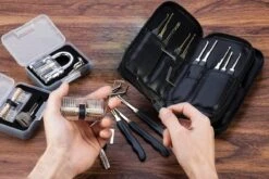 Merkloos 34 Delige Lockpick Set Voor Beginners En Gevorderden Met 2x Oefenslot Een Opberghoes En Opberg Doosjes - Lockpicking Set - Survival Kit - Gereedschapset - Doorzichtig Slot Transparant - Slotenmaker -Falke Shop 1200x800 66