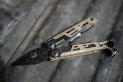 Leatherman Multitool Signal Coyote Tan 19-delig Met Schede - Bruin -Falke Shop 1200x801 1