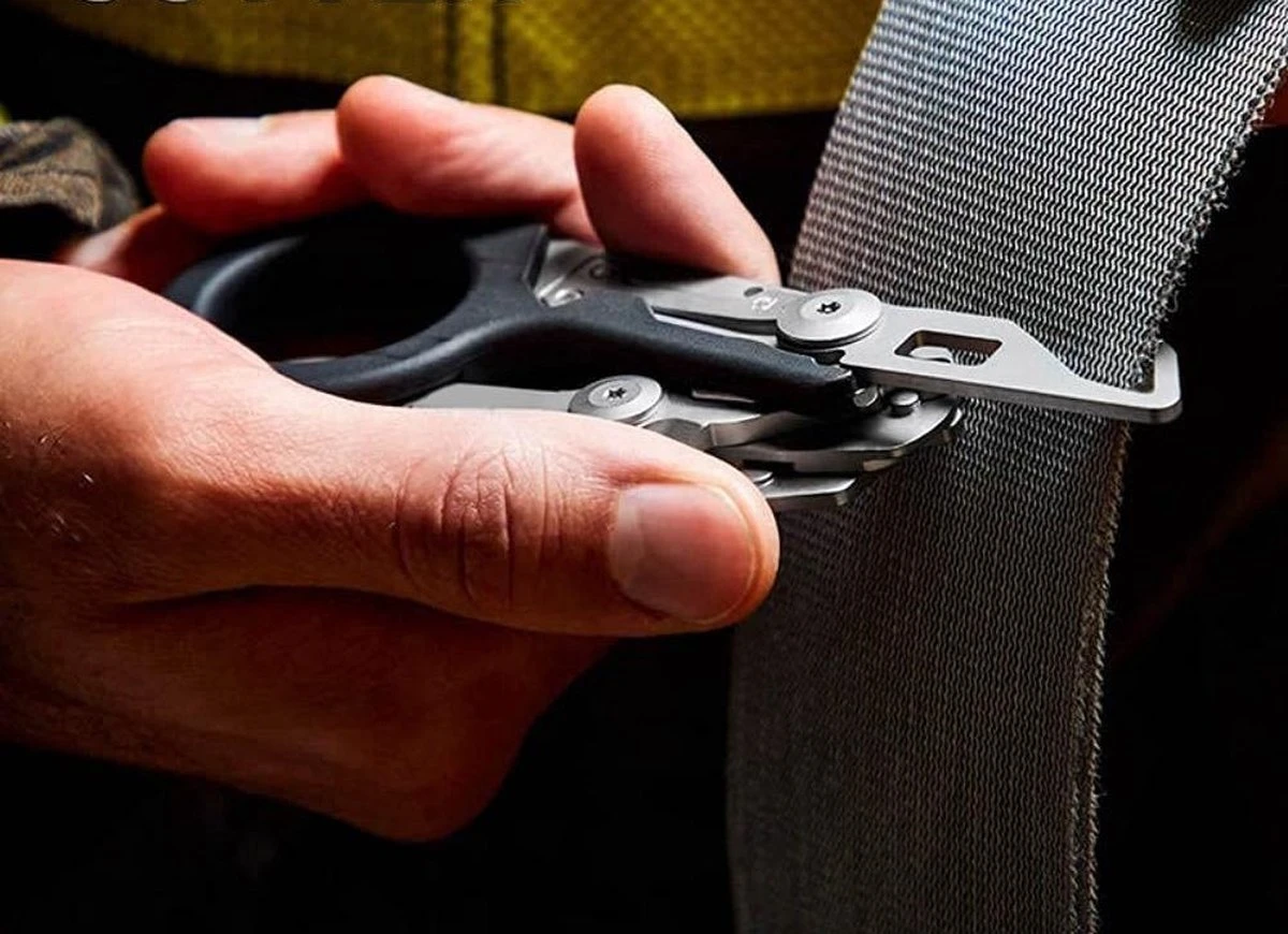 Medische Schaar Inc. Draaghoes - EHBO - Lifehammer - Verpleegkundige - Verbandschaar - Traumaschaar - Gordelsnijder - Survival Multitool Zakmes 8 Medische Schaar Inc. Draaghoes - EHBO - Lifehammer - Verpleegkundige - Verbandschaar - Traumaschaar - Gordelsnijder - Survival Multitool Zakmes - Afbeelding 6