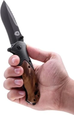 Survival Zakmes Outdoor – 1 Hand Open Systeem En Broekclip – 20.5 CM Vouwmes – RVS – Lion Gear KN-01 16 Survival Zakmes Outdoor – 1 Hand Open Systeem En Broekclip – 20.5 CM Vouwmes – RVS – Lion Gear KN-01 -Falke Shop 769x1200 2