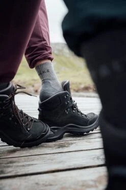 FALKE TK2 Explore Wool Short Wandelen Anti Blaren, Anti Zweet Merino Wol Dames Sportsokken Rood - Maat 39-40 -Falke Shop 800x1200 109