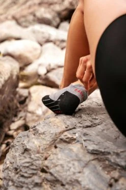 FALKE TK5 Wander Invisible Wandelen Anti Blaren, Anti Zweet Merino Wol Dames Sportsokken Grijs - Maat 37-38 23 FALKE TK5 Wander Invisible Wandelen Anti Blaren, Anti Zweet Merino Wol Dames Sportsokken Grijs - Maat 37-38 -Falke Shop 800x1200 60