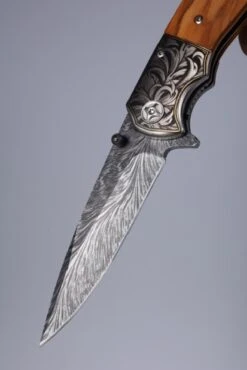 Zakmes - Damascus - Survival - Outdoor Mes - Pocket Knife - Vlijmscherp - Houten Handvat - Stoer - Hunting Knife - Kamperen - 22cm - Cadeau Tip -Falke Shop 801x1200 3